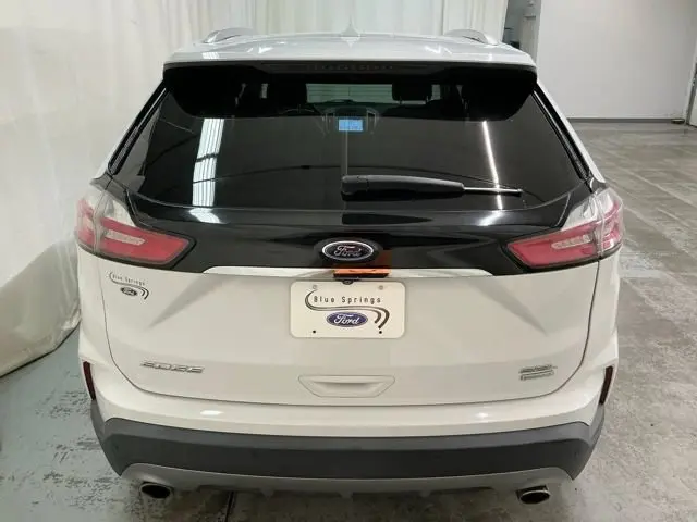 2019 Ford Edge SEL photo 4