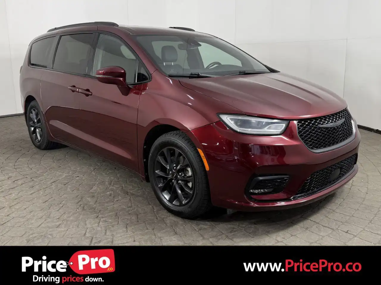 2021 Chrysler Pacifica Touring L's photo