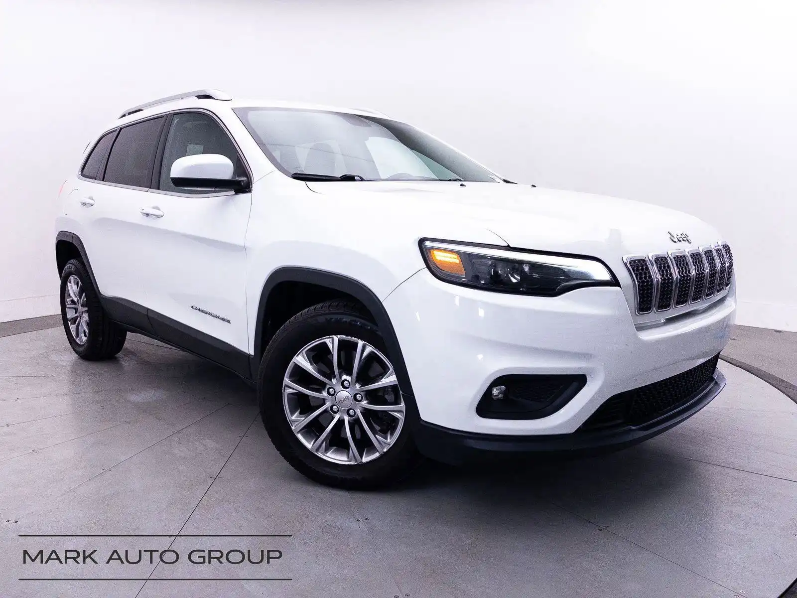 2019 Jeep Cherokee Latitude Plus's photo