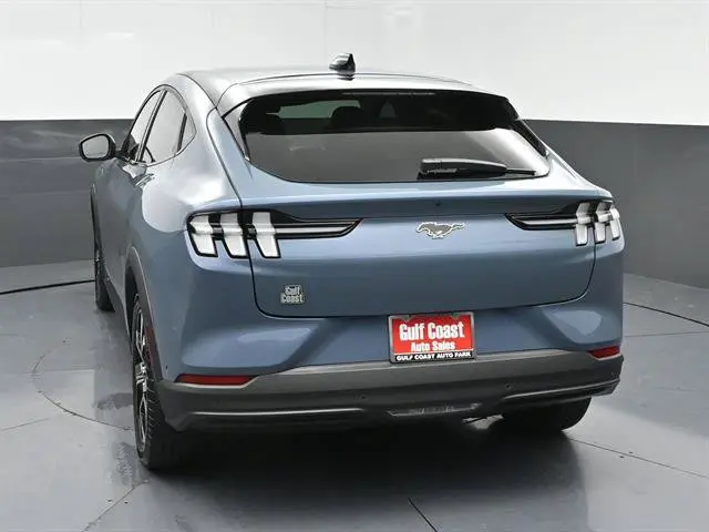 2024 Ford Mustang-Mach-e Select photo 4