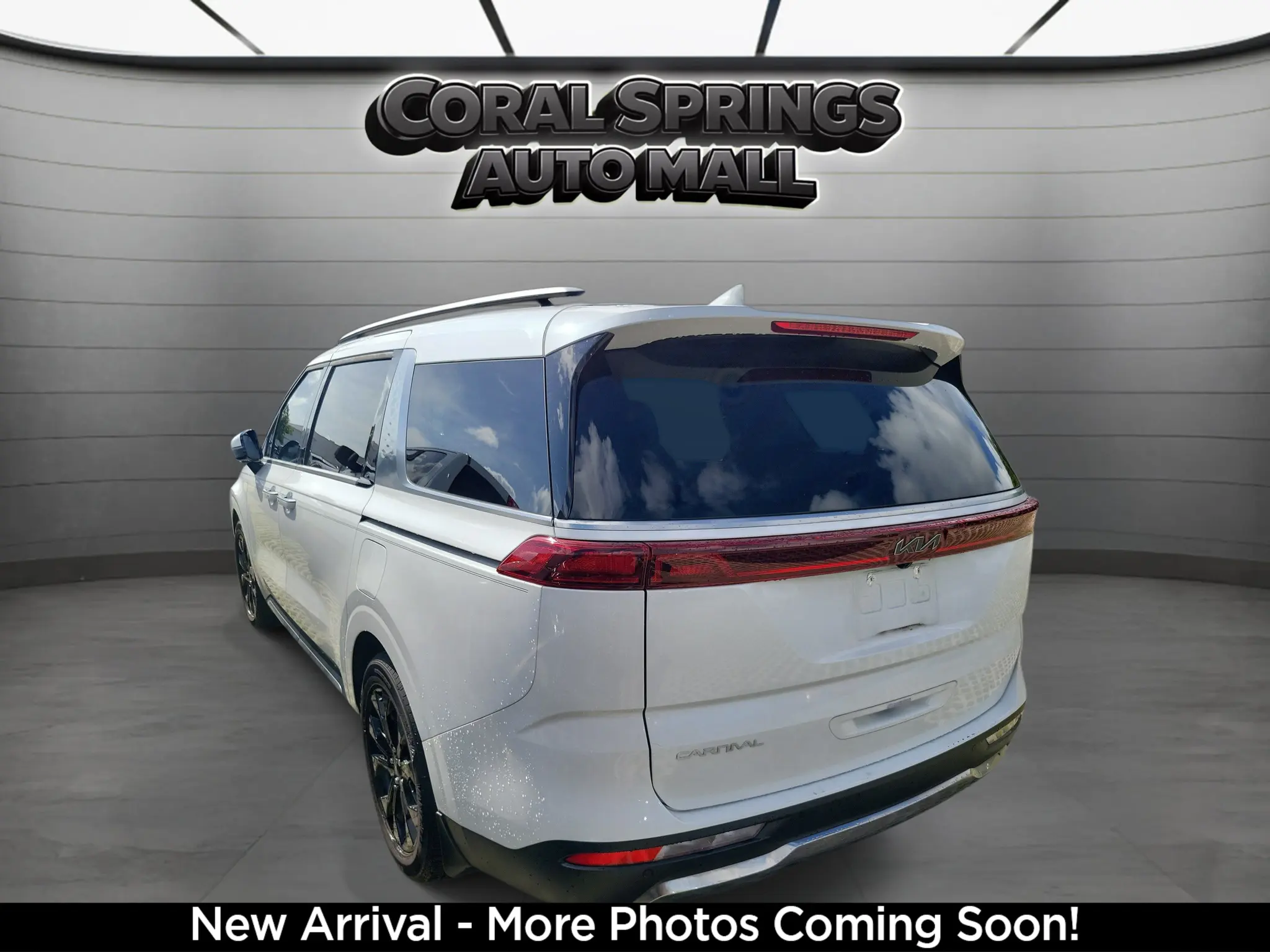 2024 Kia Sedona SX photo 3