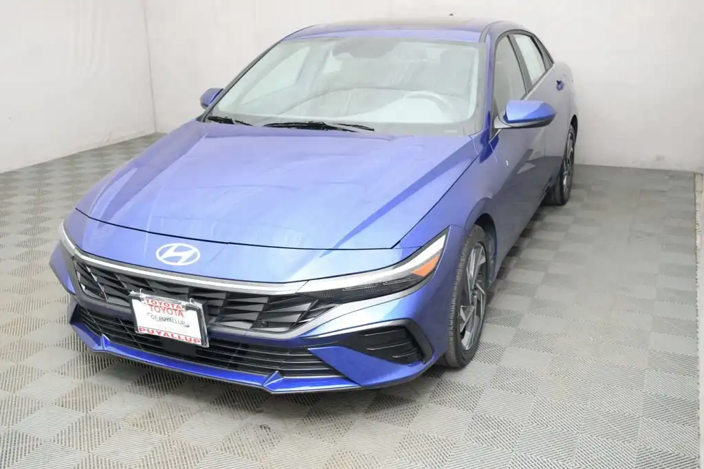 2025 Hyundai Elantra 2.0 SEL Convenience IVT's photo