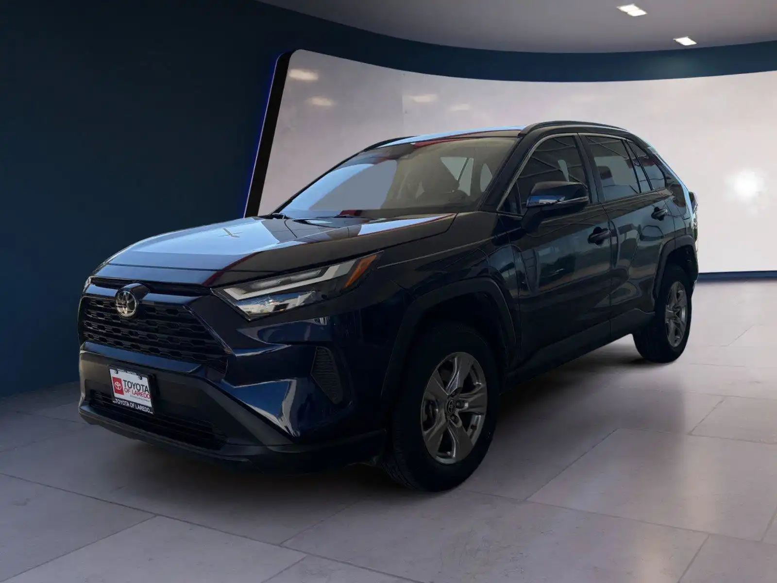 2022 Toyota RAV4 XLE FWD's photo