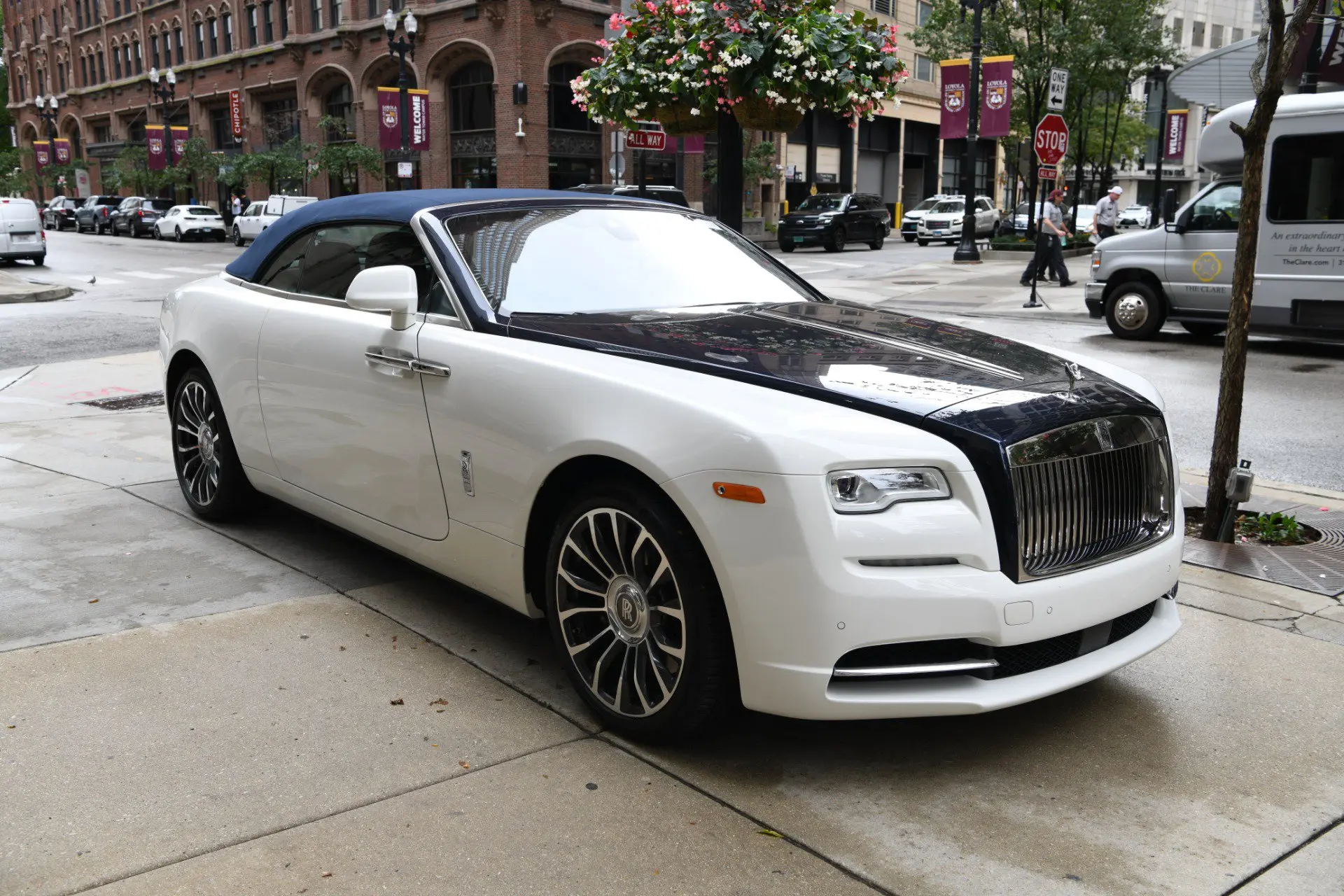 2020 Rolls-Royce Dawn Base photo 5