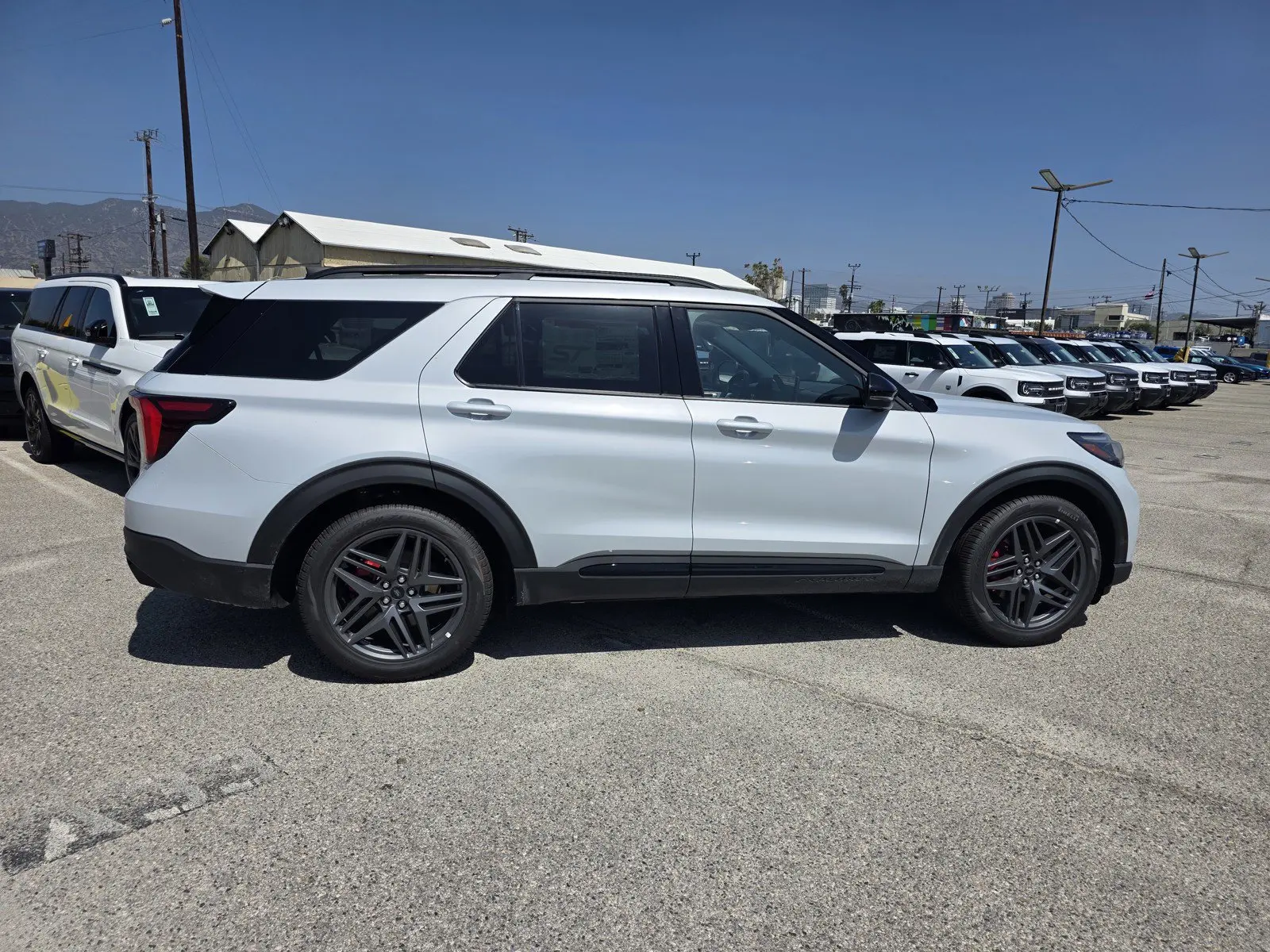 2026 Ford Explorer ST 4WD photo 3