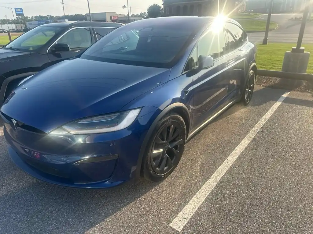 2023 Tesla Model X Long Range's photo