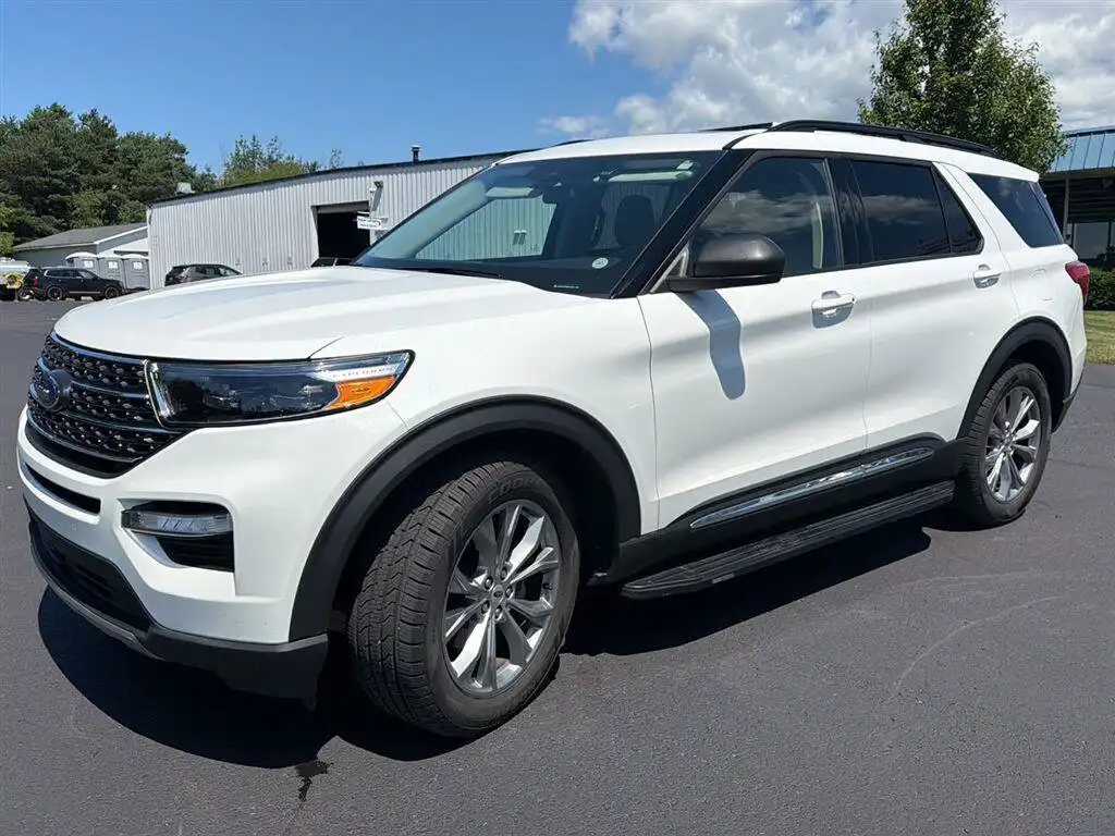 2022 Ford Explorer XLT 4WD's photo
