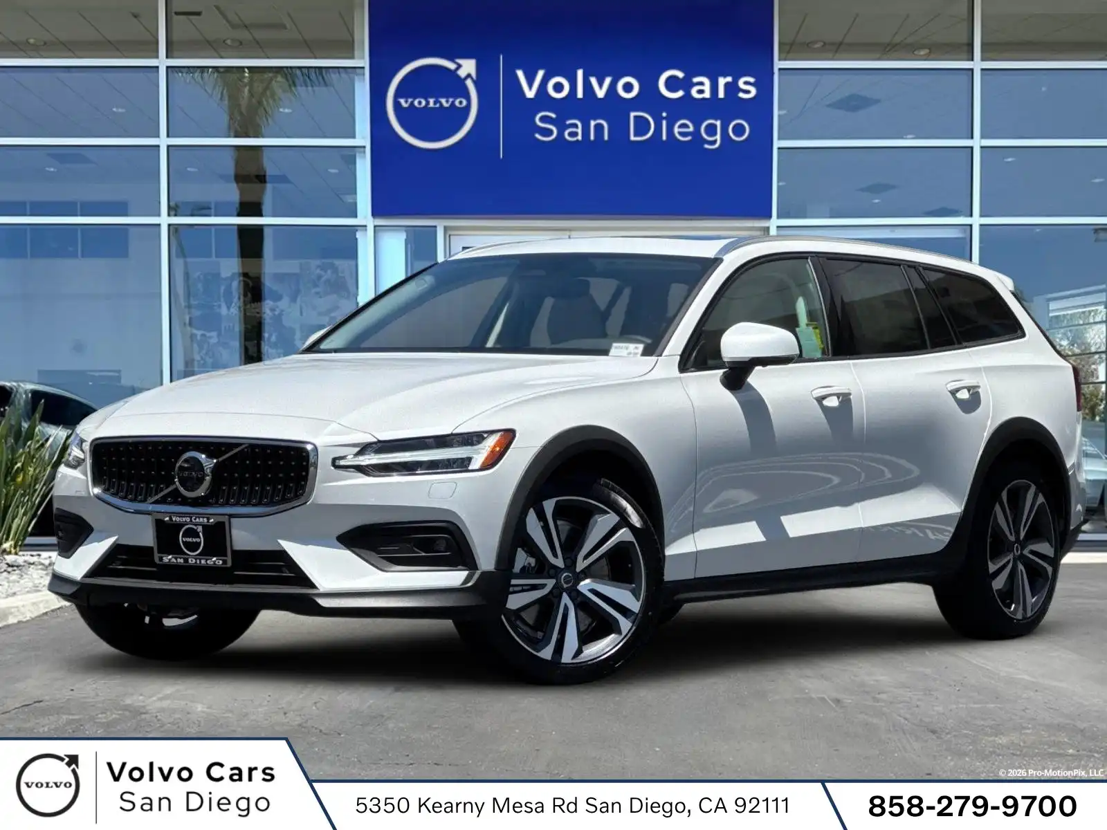 2026 Volvo V60 Cross Country B5 Plus AWD's photo