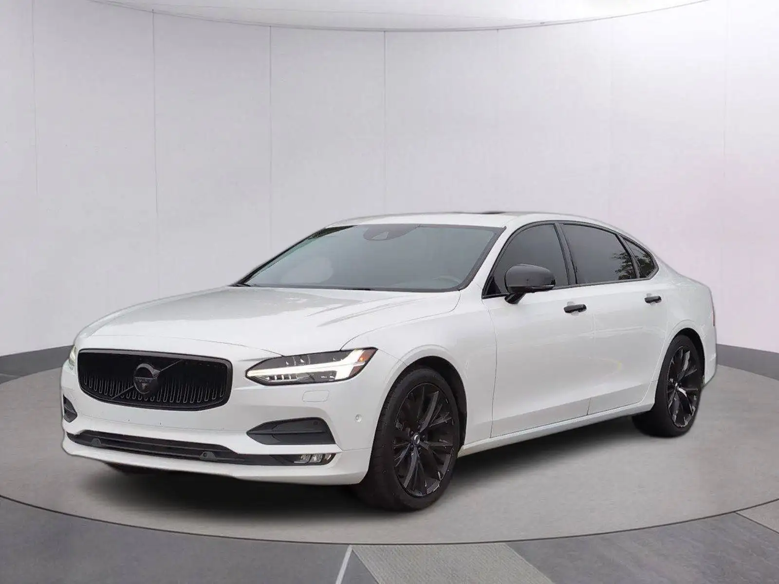 2018 Volvo S90 T6 Momentum AWD's photo