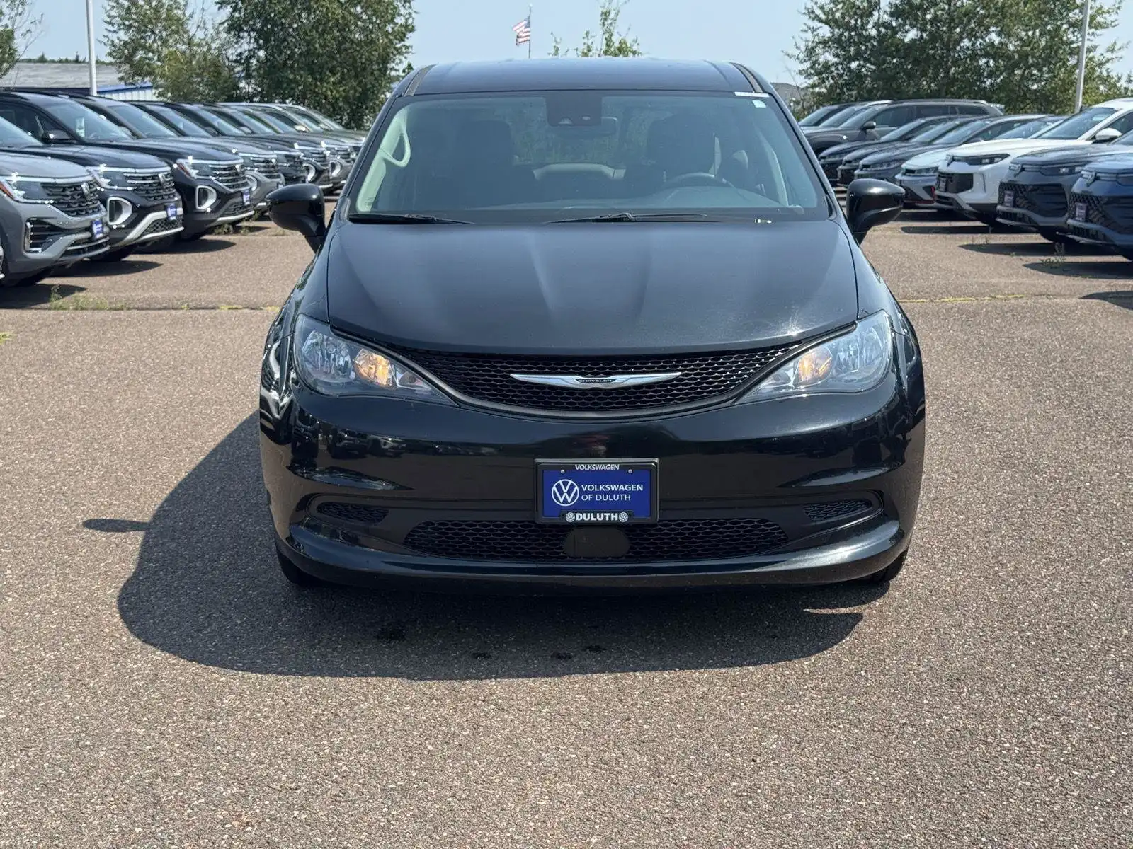 2023 Chrysler Voyager LX's photo