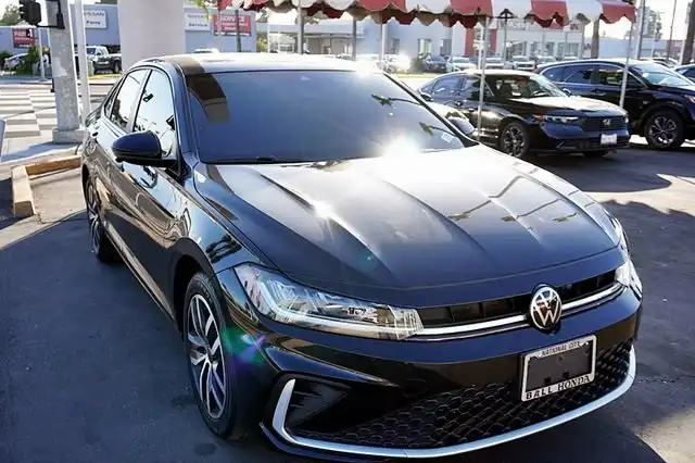 2025 Volkswagen Jetta 1.5T SE Auto SULEV's photo