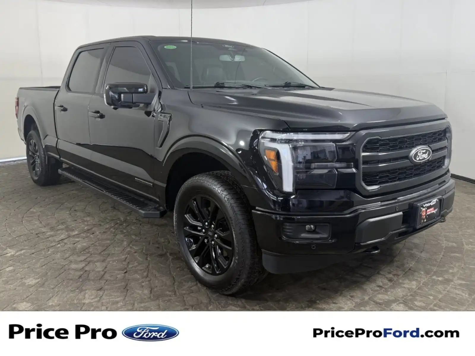 2025 Ford F-150 Lariat 4x4 SuperCrew 157 in's photo