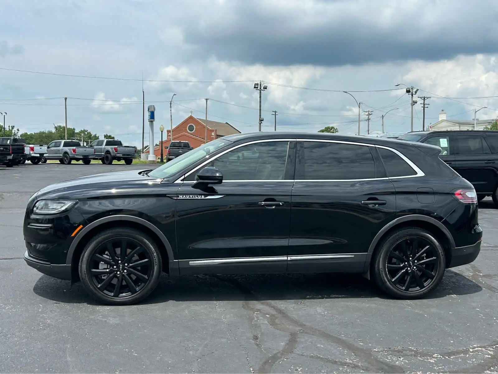 2023 Lincoln Nautilus Reserve AWD's photo