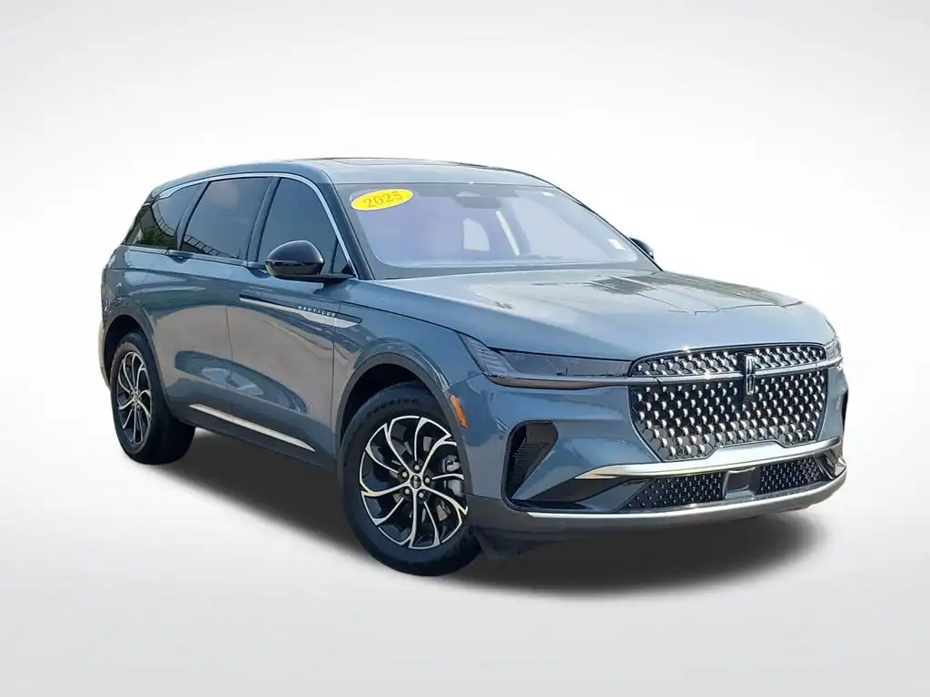 2025 Lincoln Nautilus Premiere AWD's photo
