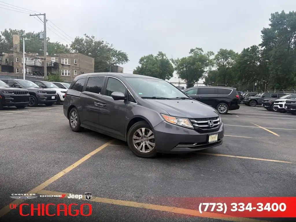 2016 Honda Odyssey SE's photo