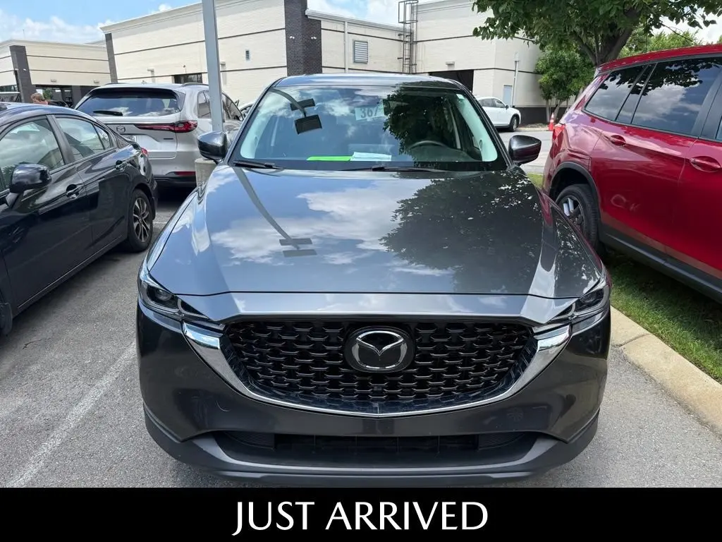 2023 Mazda CX-5 S Preferred package Auto AWD photo 3