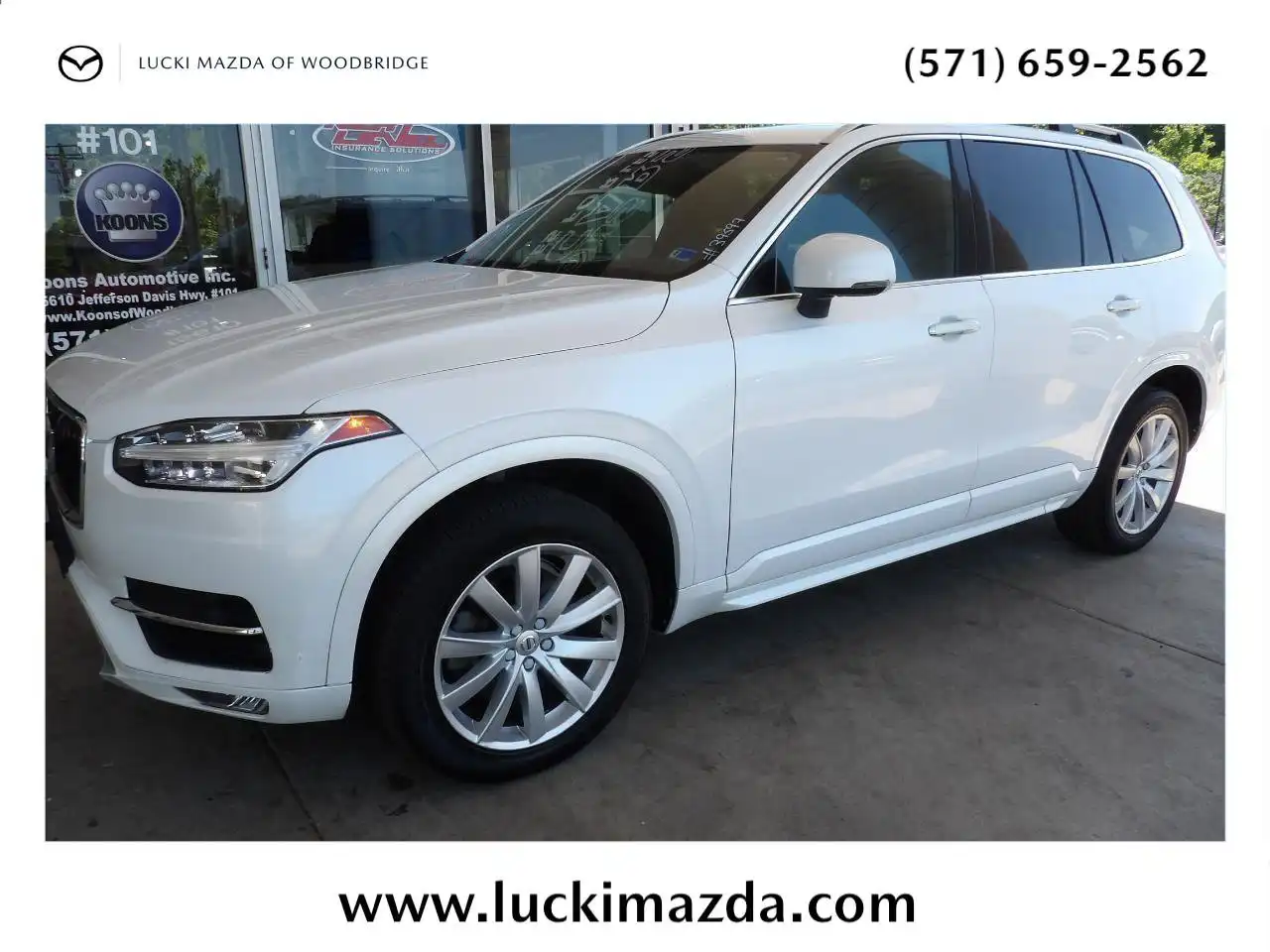 2017 Volvo XC90 T6 AWD Momentum's photo