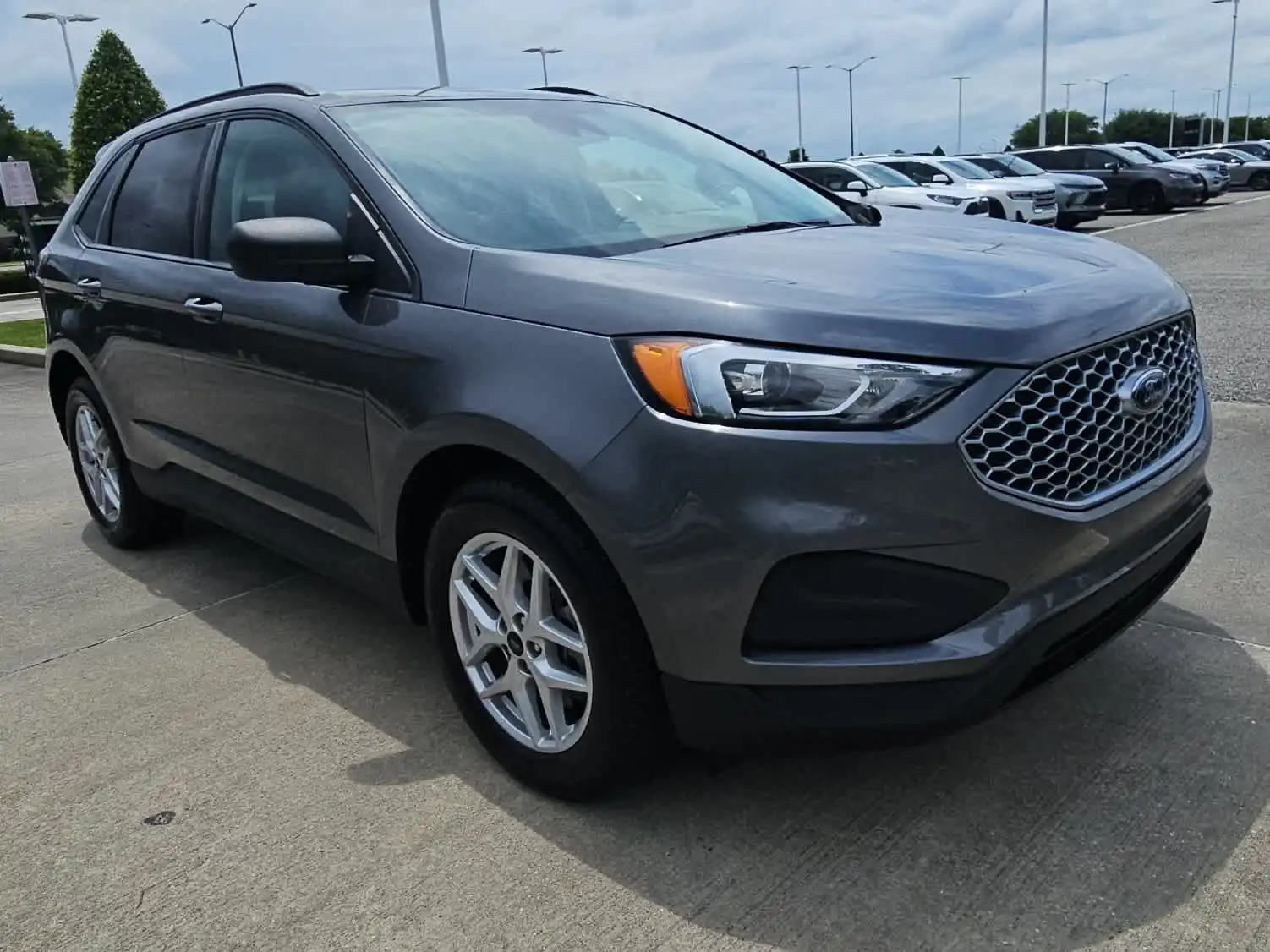 2024 Ford Edge SE AWD's photo