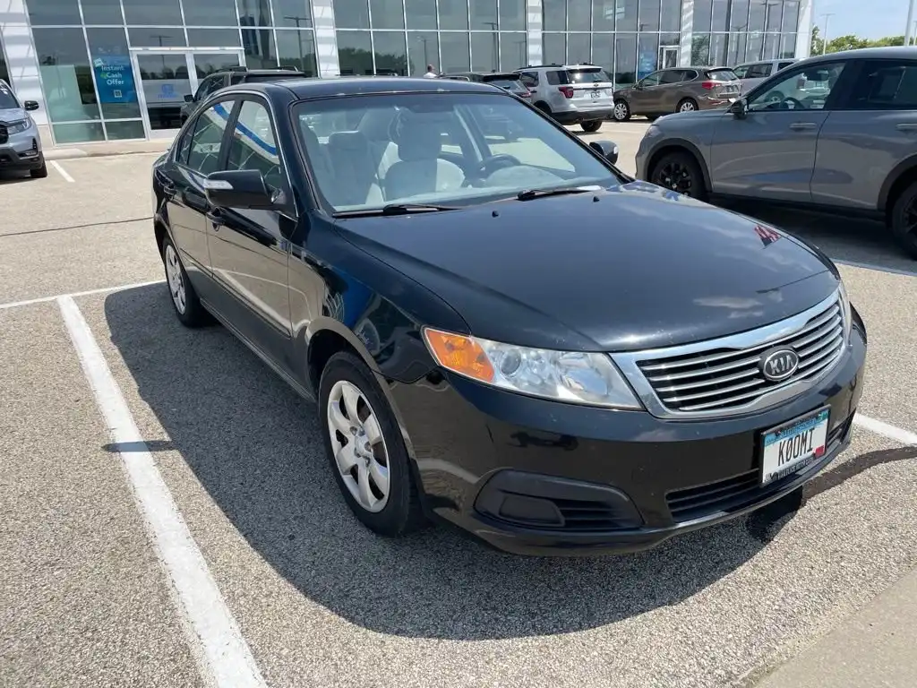 2010 Kia Optima LX's photo