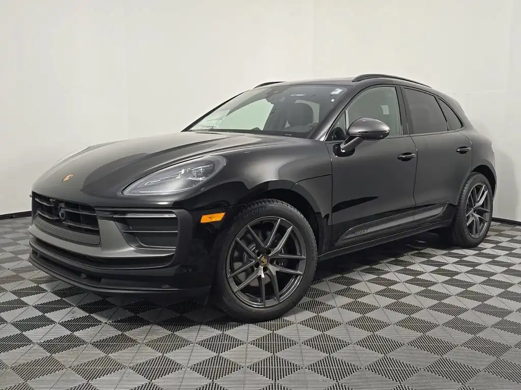 2026 Porsche Macan T's photo