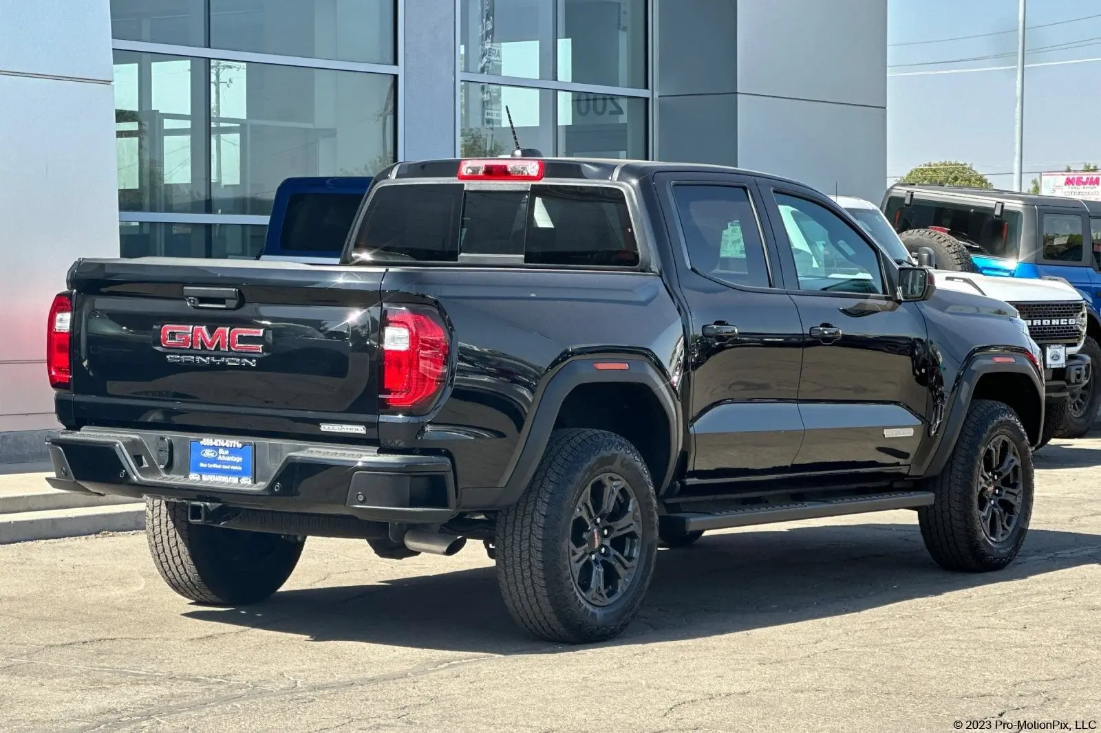 2025 GMC Canyon Elevation 2WD Crew Cab Short Box photo 4