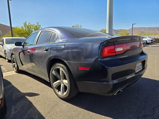 2012 Dodge Charger SXT photo 3
