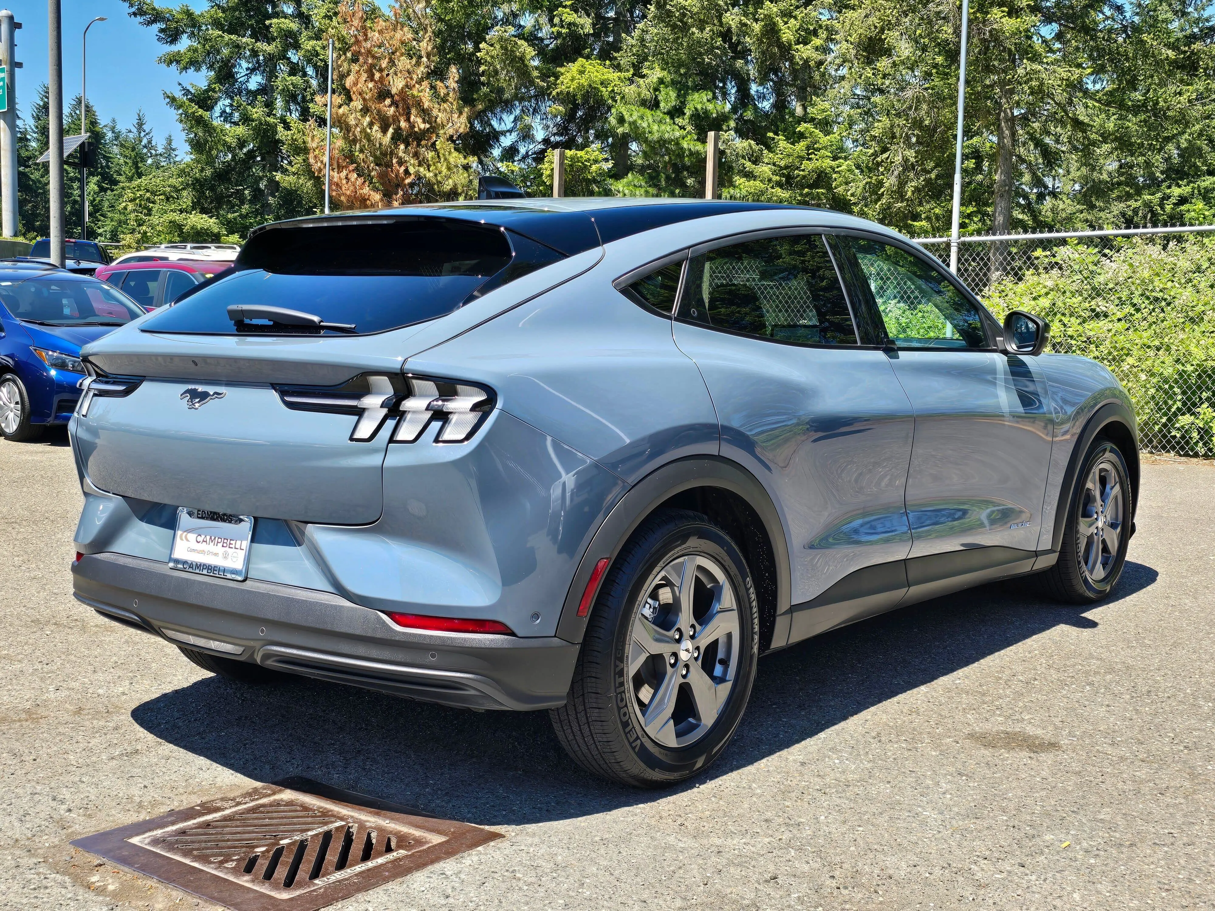 2023 Ford Mustang-Mach-e Select photo 5
