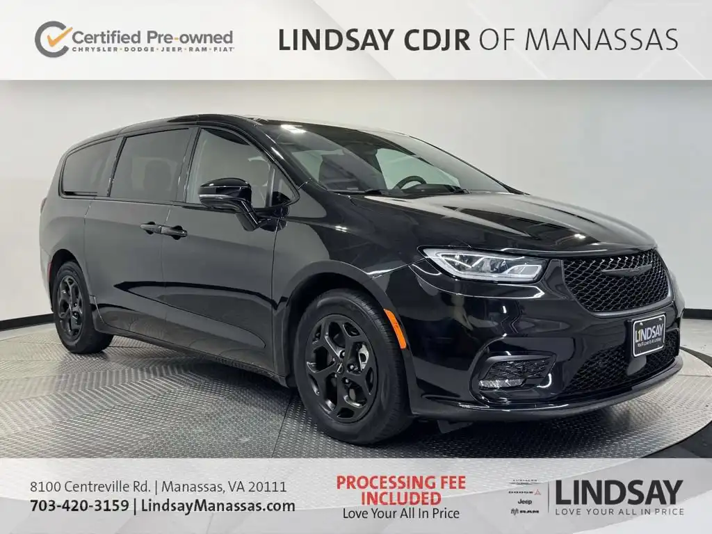 2023 Chrysler Pacifica Hybrid Limited Hybrid's photo