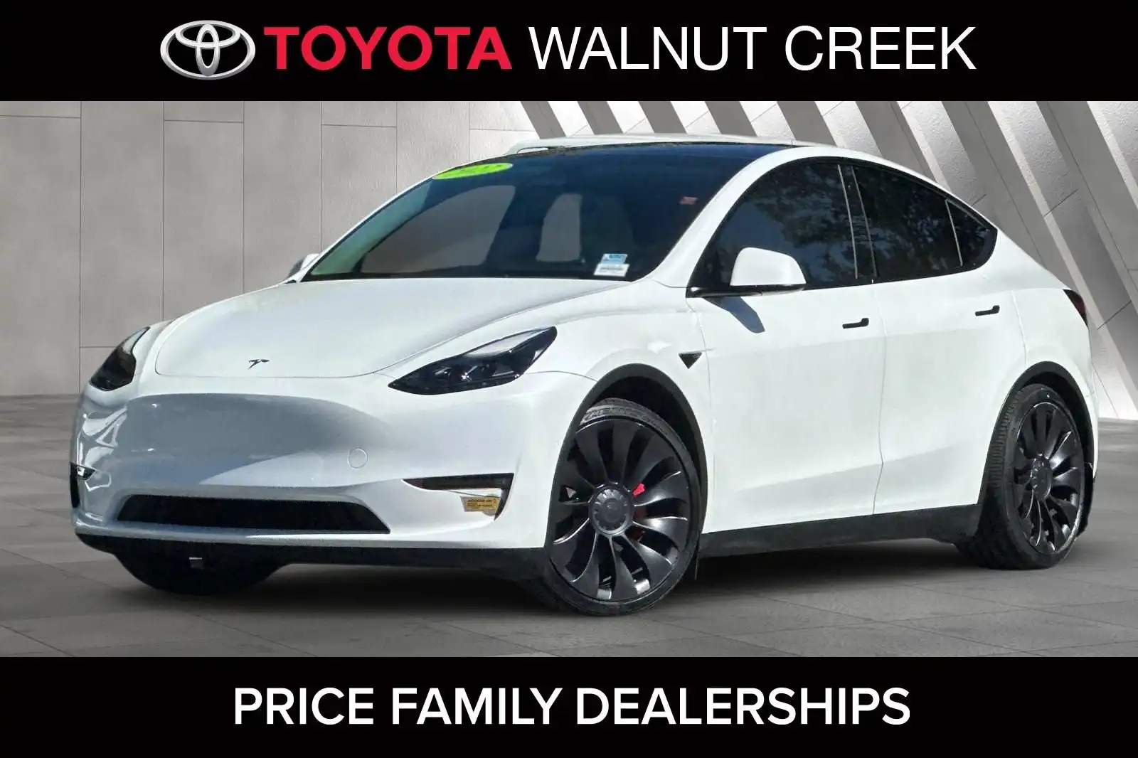 2022 Tesla Model Y Performance Dual Motor All-Wheel Drive's photo