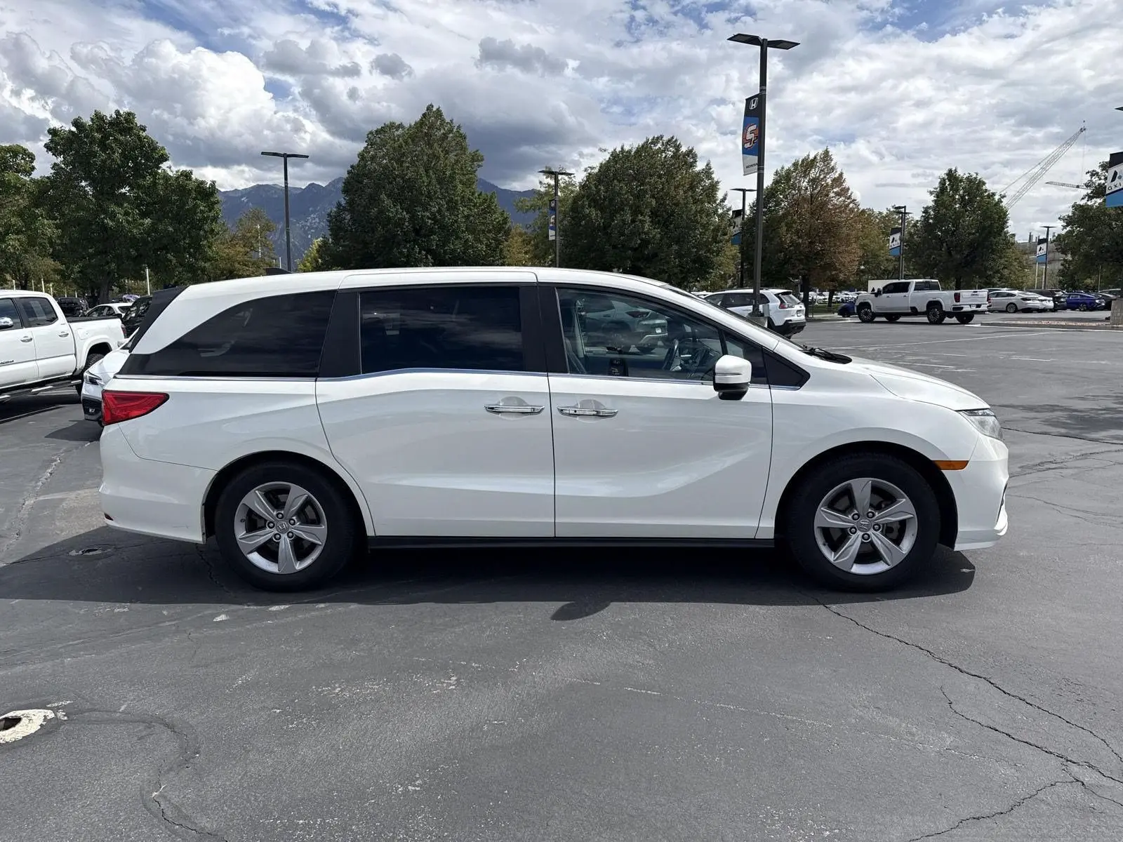 2019 Honda Odyssey EX-L Navigation RES photo 3
