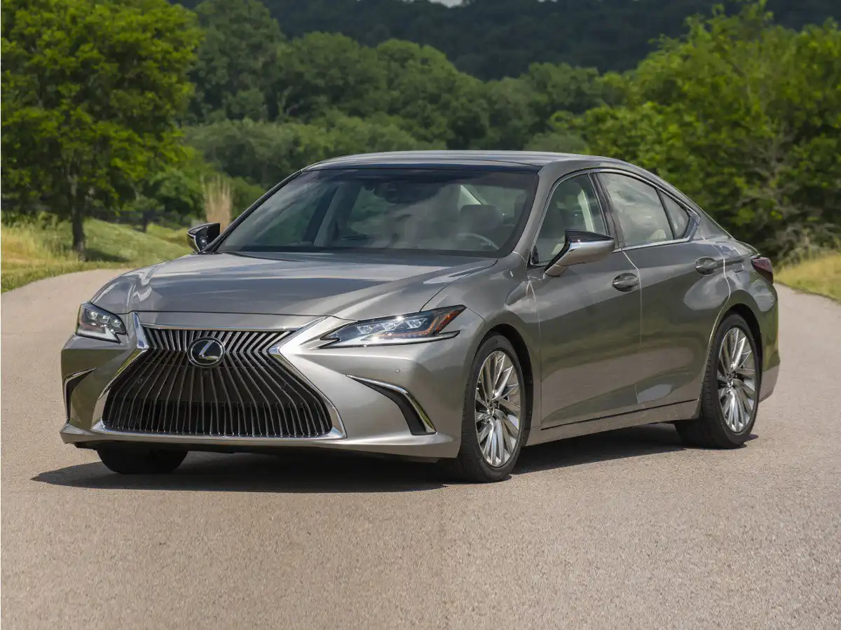 2019 Lexus ES 300h 300h Luxury's photo