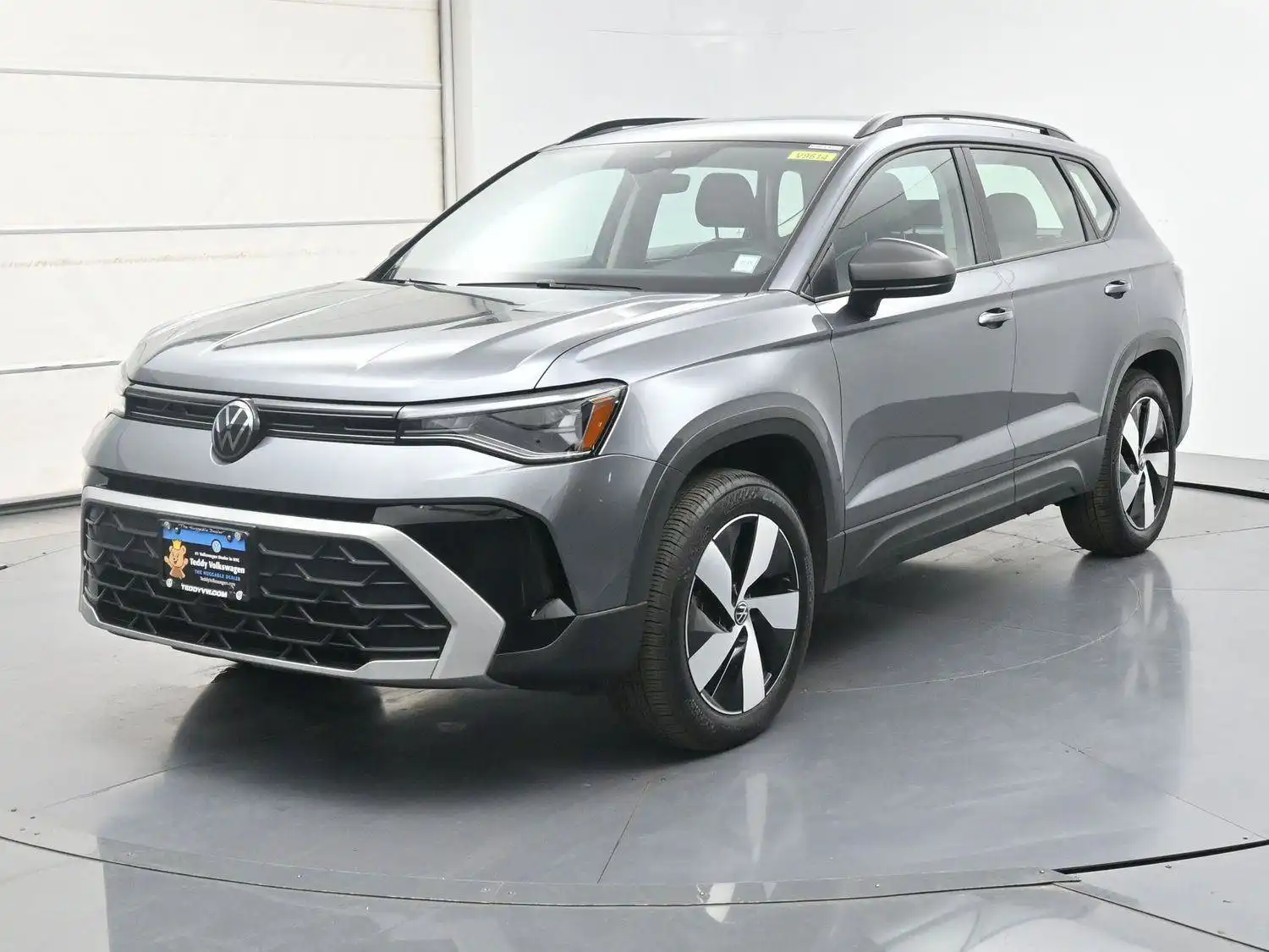2025 Volkswagen Taos 1.5T S 4Motion's photo
