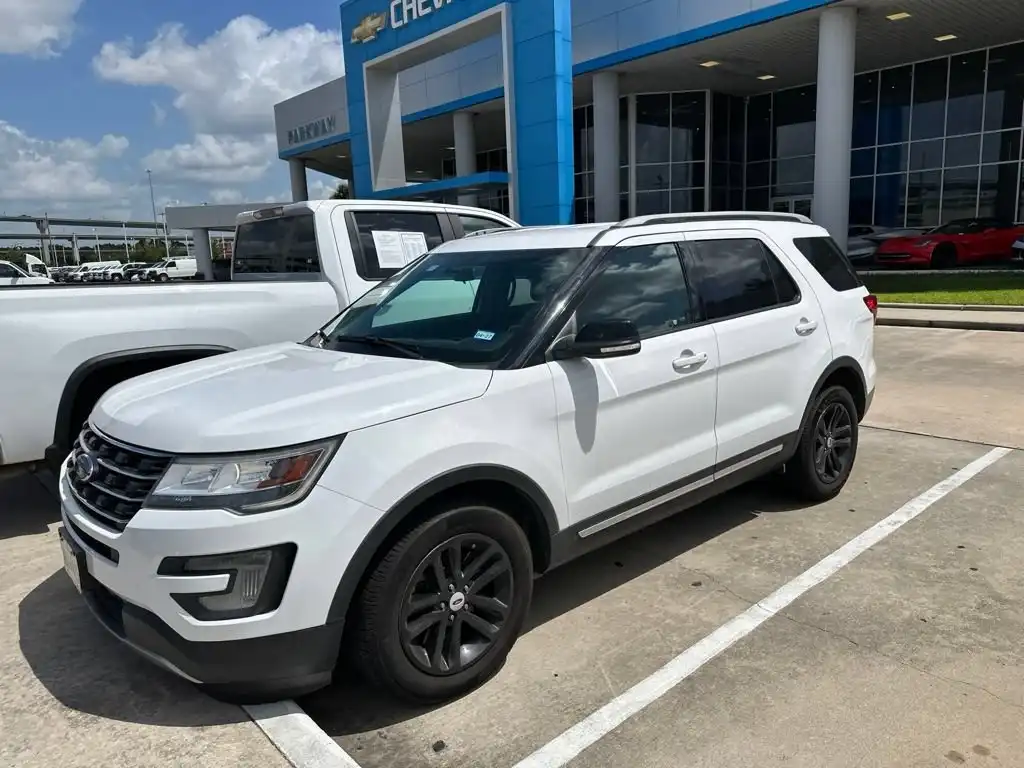 2017 Ford Explorer XLT FWD's photo