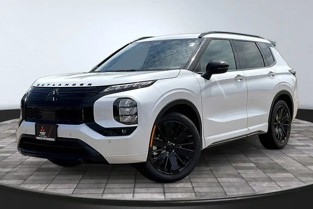 2026 Mitsubishi Outlander Black Edition FWD's photo