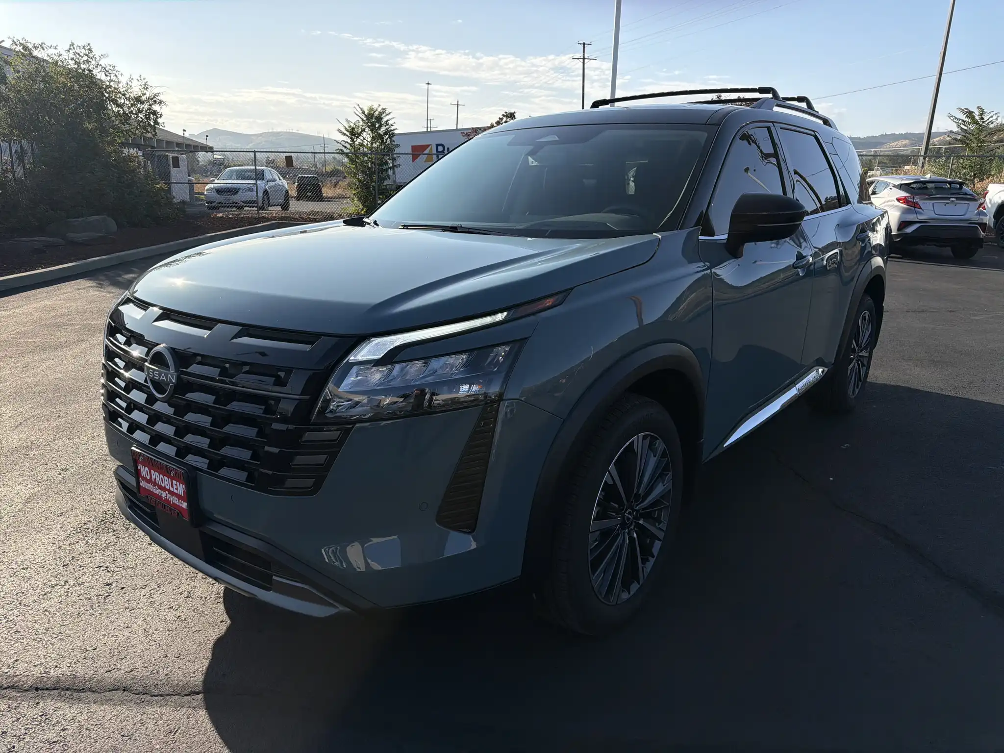 2026 Nissan Pathfinder Platinum 4WD's photo