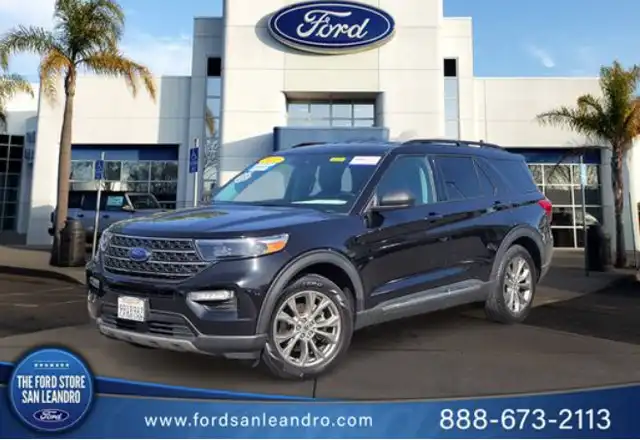 2023 Ford Explorer XLT 4WD's photo