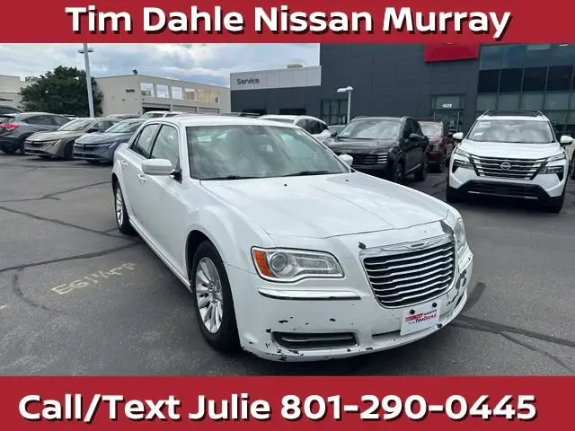 2014 Chrysler 300 Base photo 3