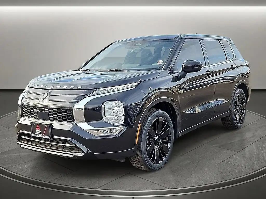 2026 Mitsubishi Outlander LE FWD's photo