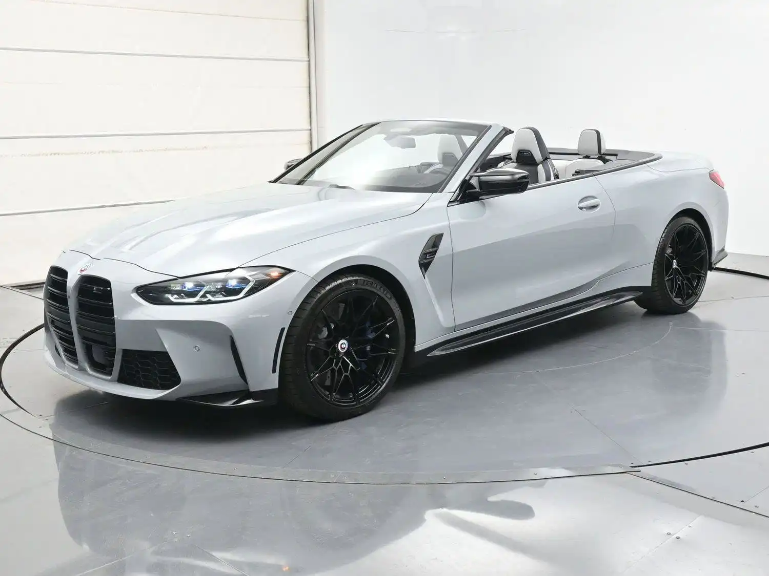 2023 BMW M4 Competition Convertible xDrive's photo
