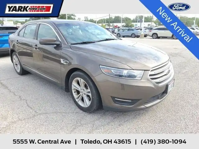 2015 Ford Taurus SEL FWD's photo