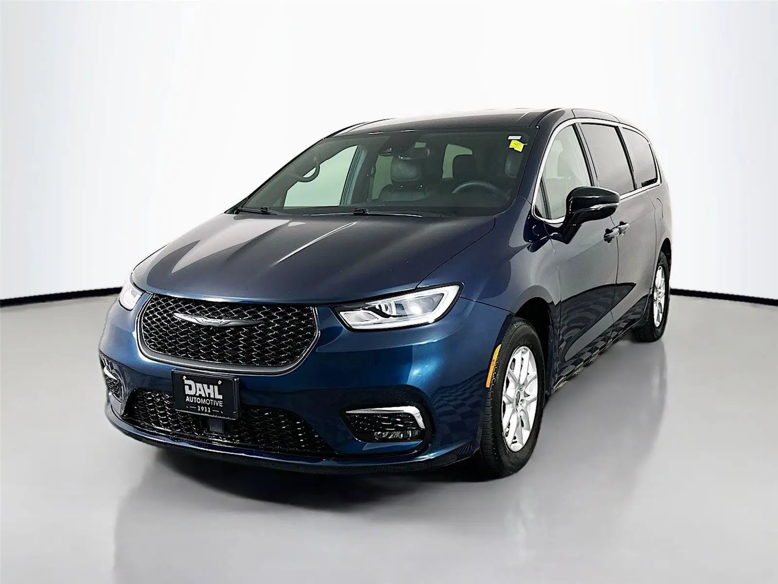 2025 Chrysler Pacifica Select photo 4