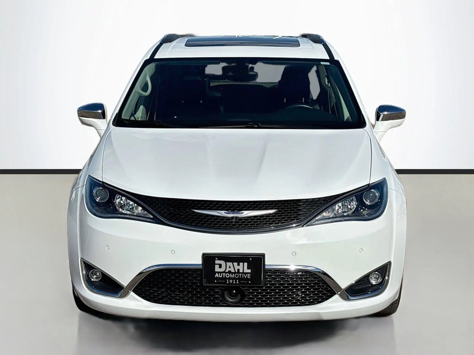 2018 Chrysler Pacifica Limited photo 3
