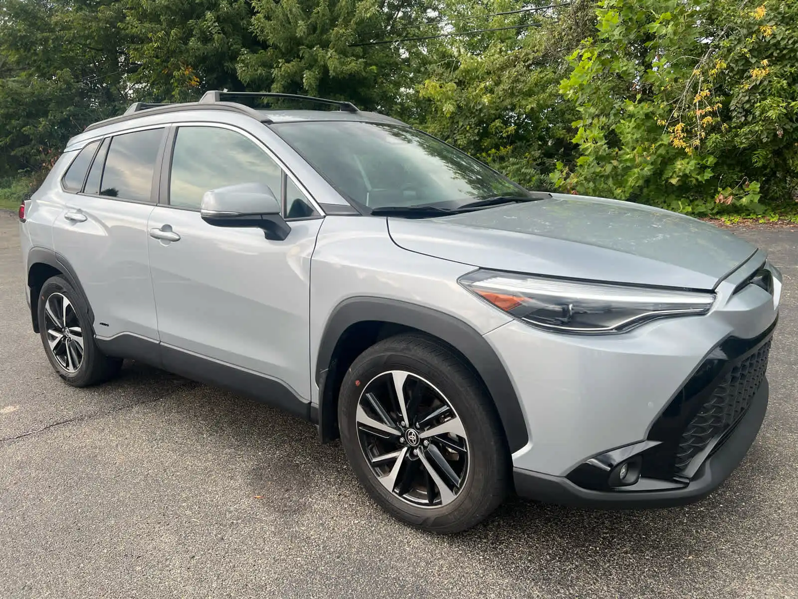 2023 Toyota Corolla Cross Hybrid XSE AWD's photo