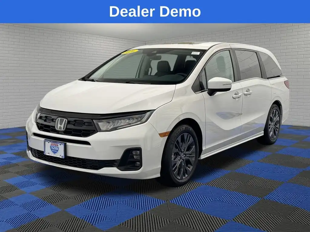2026 Honda Odyssey Touring's photo