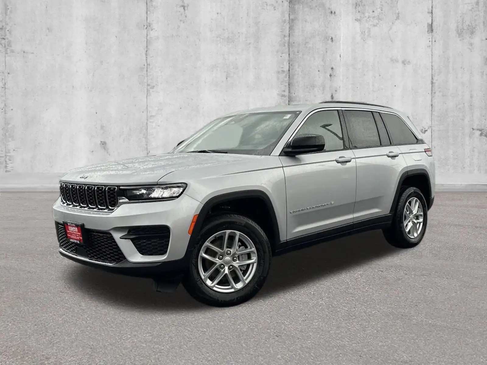 2025 Jeep Grand Cherokee Laredo X 4WD's photo