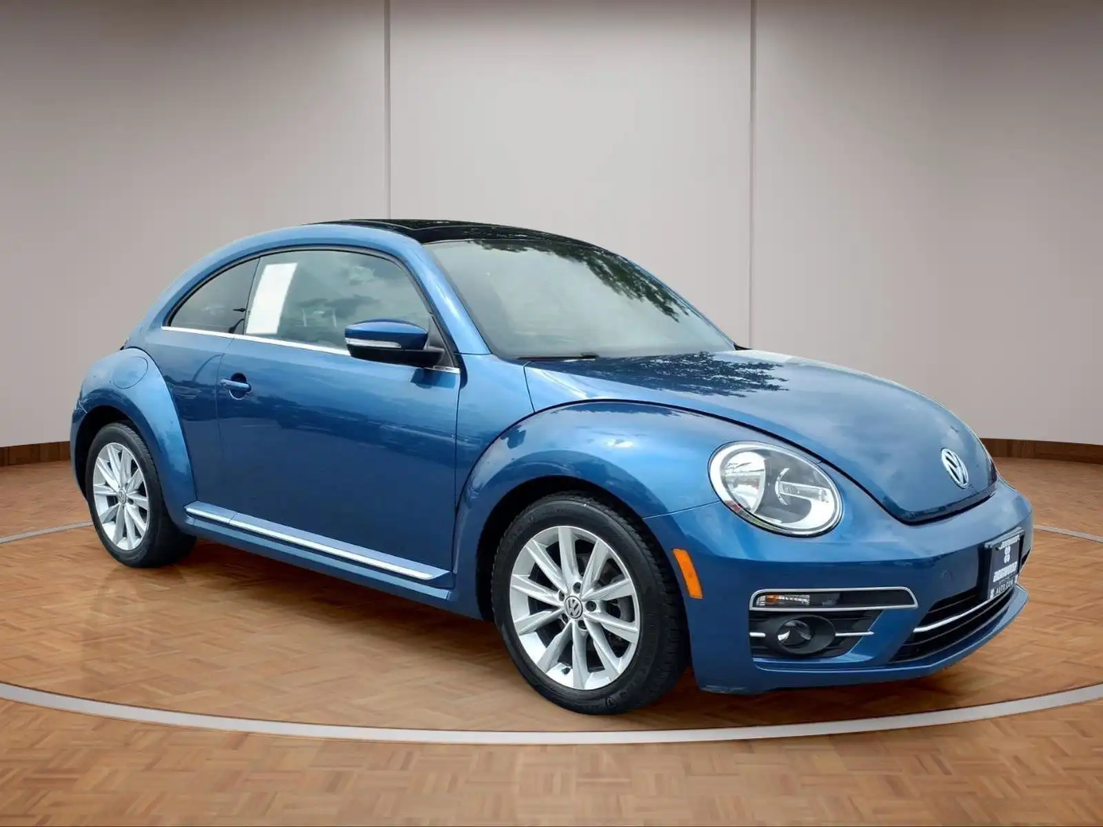 2019 Volkswagen Beetle 2.0T SE Auto's photo
