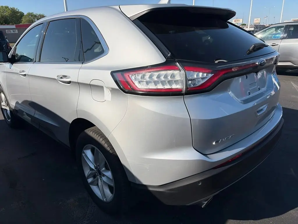 2017 Ford Edge SEL AWD photo 4