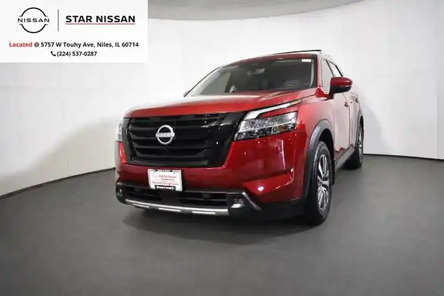 2023 Nissan Pathfinder SL 4WD's photo