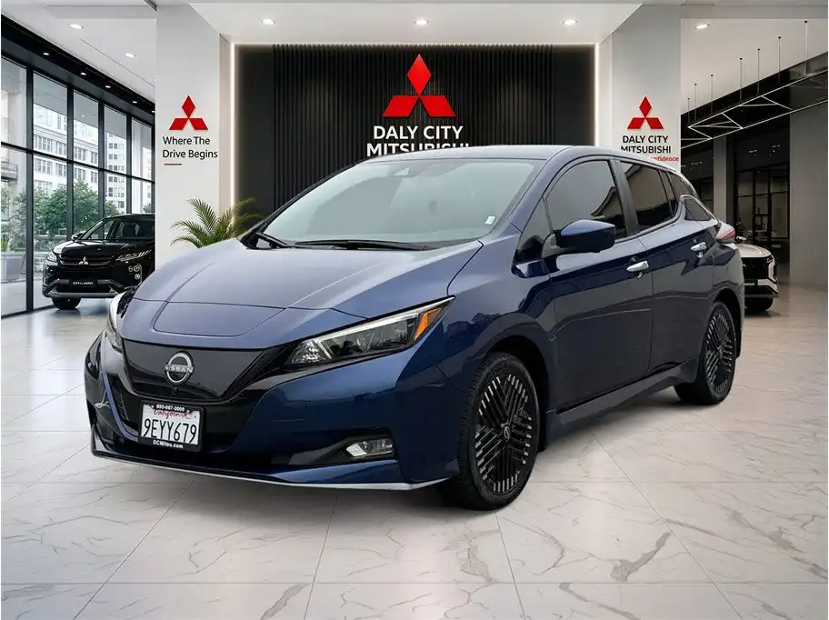 2023 Nissan Leaf SV Plus's photo
