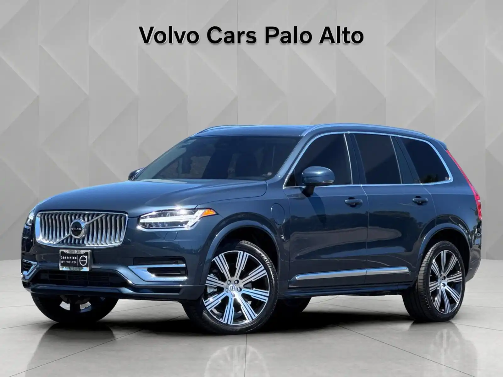 2025 Volvo XC90 T8 Recharge Plus Bright 7-Seat 4WD's photo